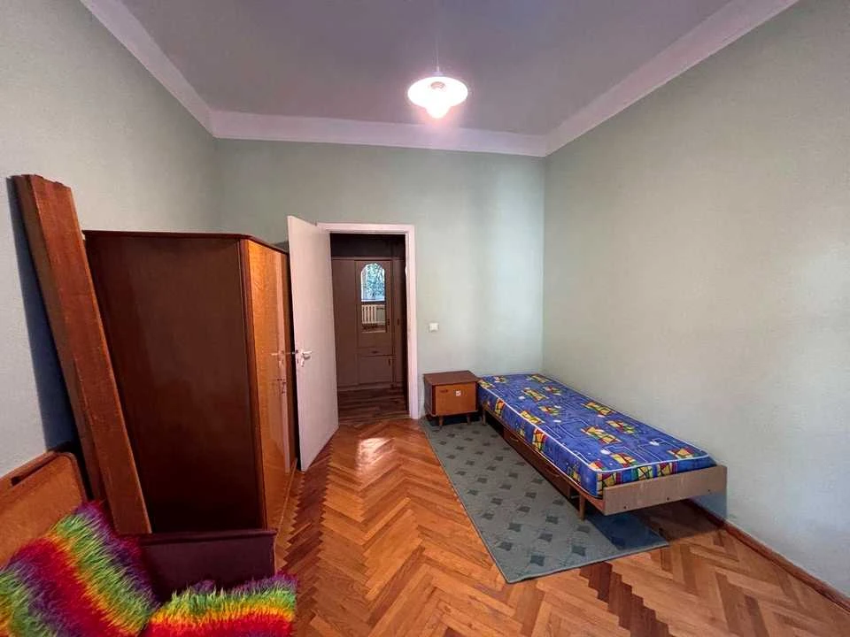 2-room apartment. Kyiv, Yerevan Street.