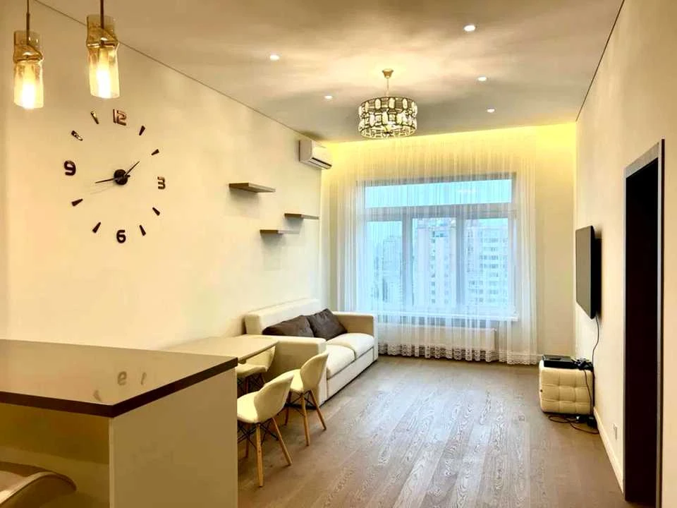 2-room apartment. Valerian Lobanovsky Street, Kyiv