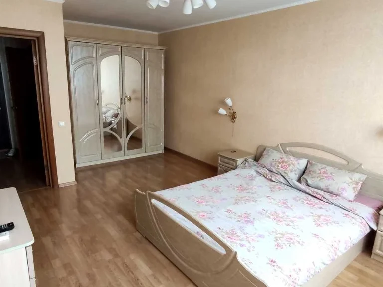Apartment. Urlivska St.
