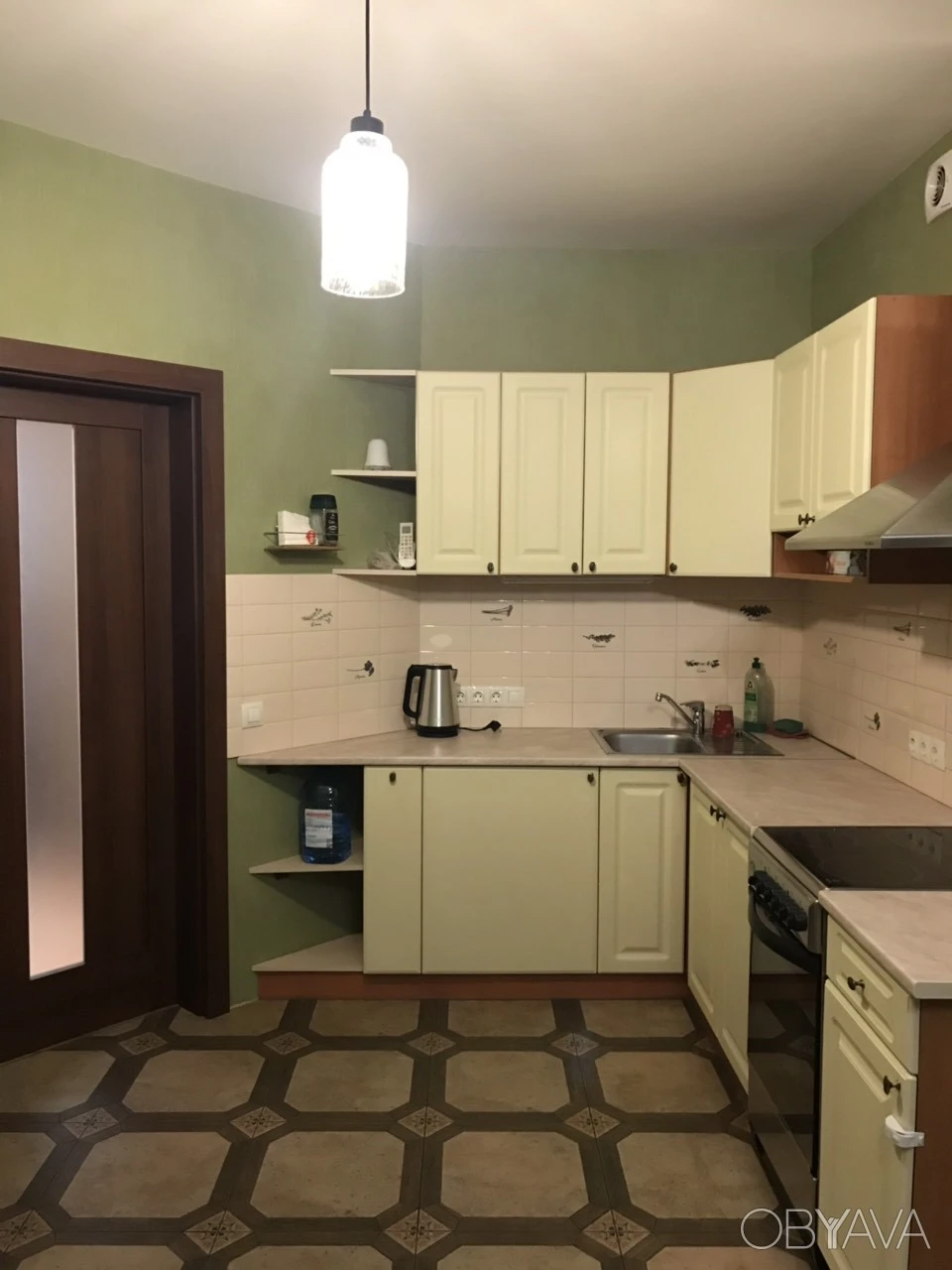 Metro Oskorky, Dniprovska Nab. 26. Offering a 2-room apartment
