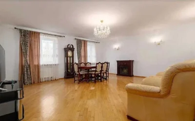 Sale of a spacious 3-room apartment with parking space on Prospekt