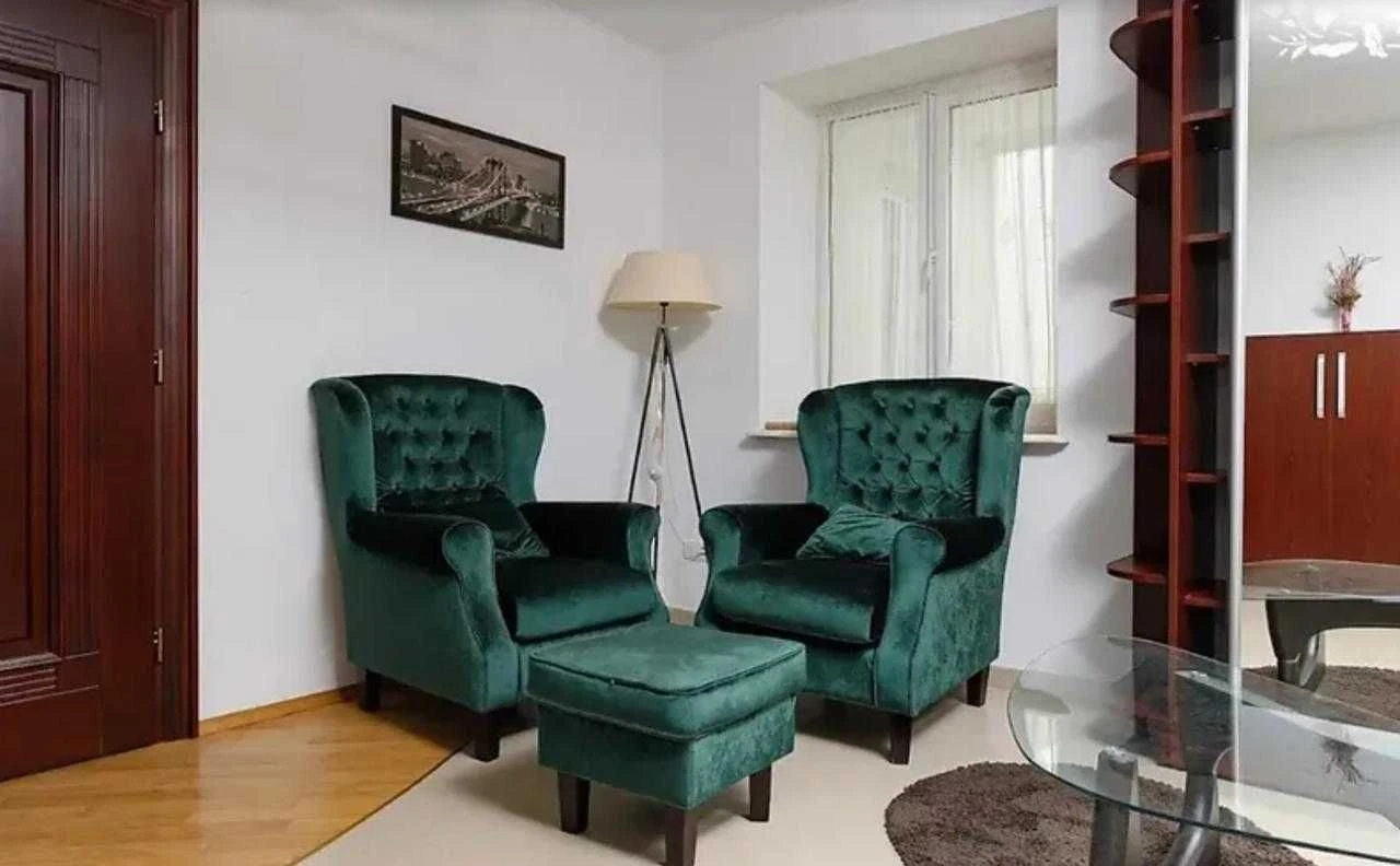 Sale of a spacious 3-room apartment with parking space on Prospekt