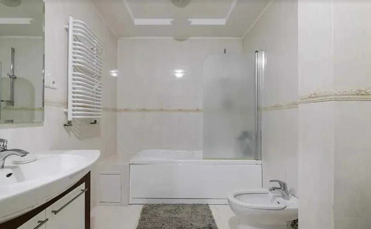 Sale of a spacious 3-room apartment with parking space on Prospekt