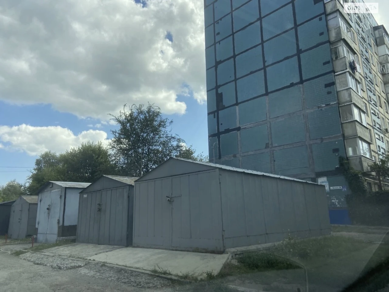 Продажа отдельного гаража Ломыковский