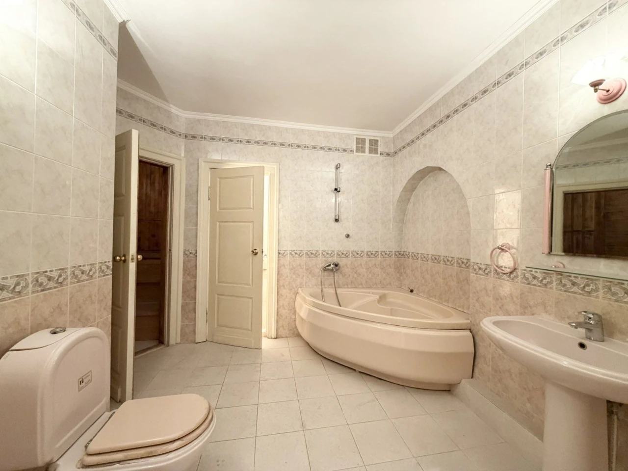 4 комна apartment Европейская / Греческая