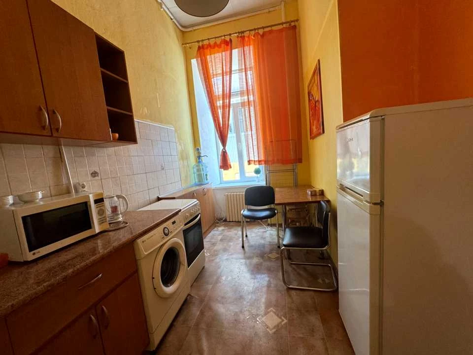 Apartment. Odessa, Pastora St.