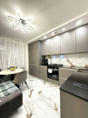 Sale of an apartment in the Esplanade residential complex, middle floor. Modern renovation
