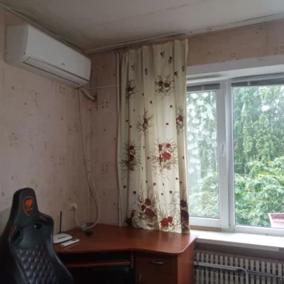 For Sale: Small House in Red Stone