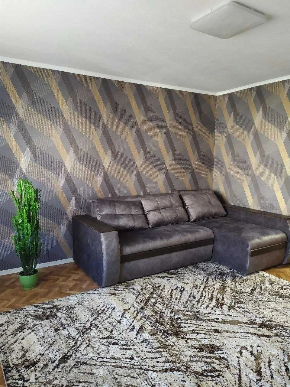 For Sale Spacious 3-room Apartment of Yuri Lipa Usenko, Left Bank