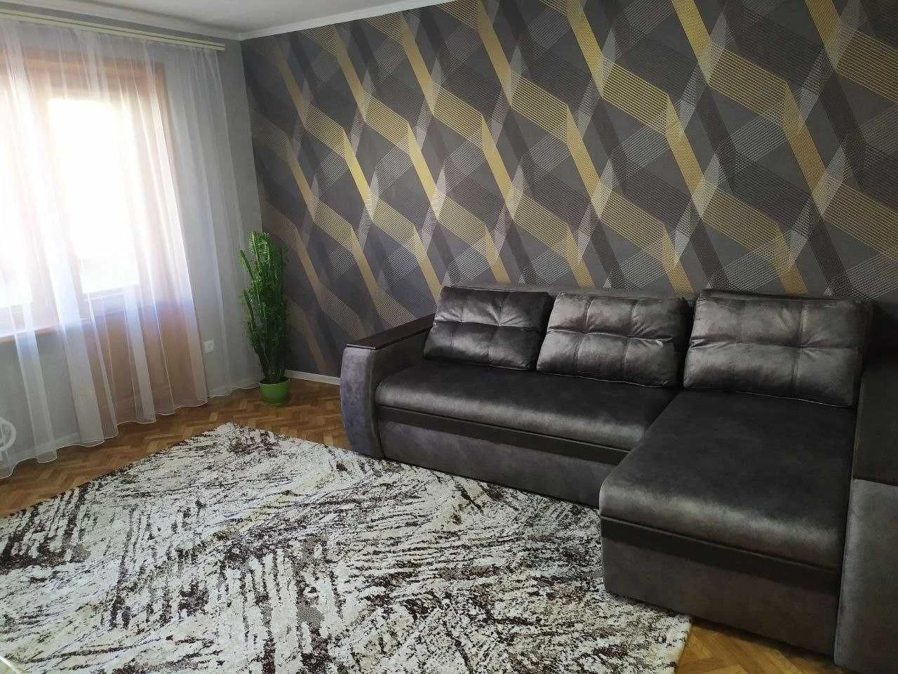 For Sale Spacious 3-room Apartment of Yuri Lipa Usenko, Left Bank