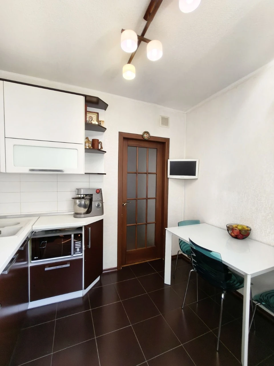 Продаж 2 кімнатної кв-ри, 2/9 поверх, з ремонтом, лівий бере