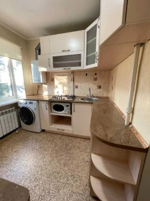 Продам  1 квартиру правый берег 31950$ Центр