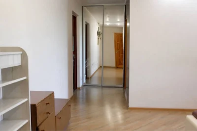 For sale 3-room apartment Kholodilnaya Klochko Caravan with renovation