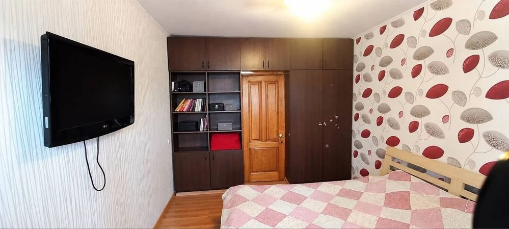 For sale 3-room apartment Kholodilnaya Klochko Caravan with renovation