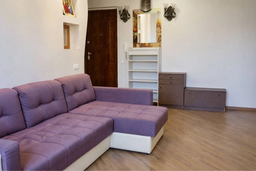 For sale 3-room apartment Kholodilnaya Klochko Caravan with renovation