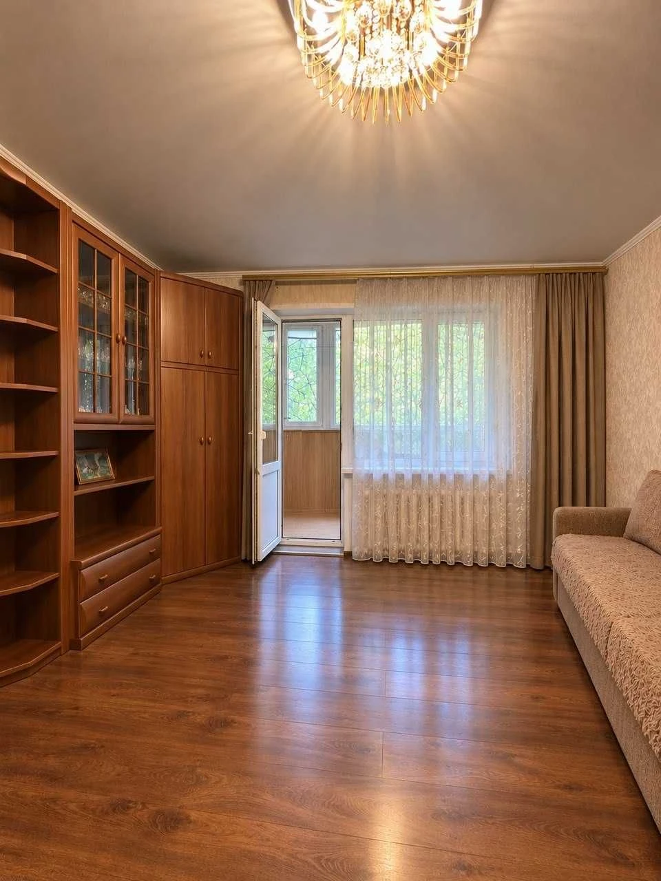 Продам 2-комнат. квартиру с Капитальным РЕМОНТОМ на КОТОВСКО