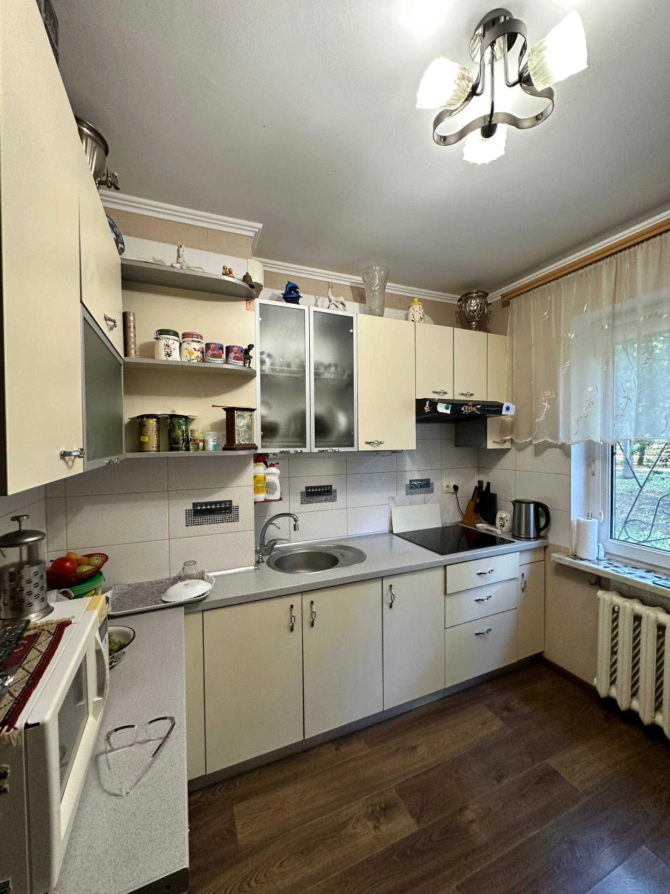 Продам 2-комнат. квартиру с Капитальным РЕМОНТОМ на КОТОВСКО