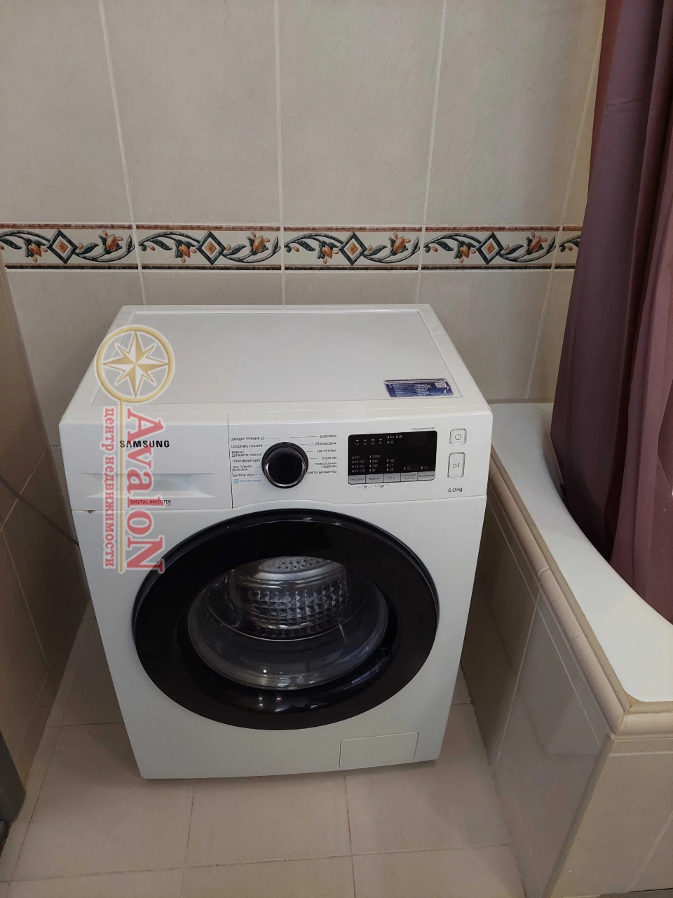 В продаже 3-х комнатная квартира улучшенной планировки.