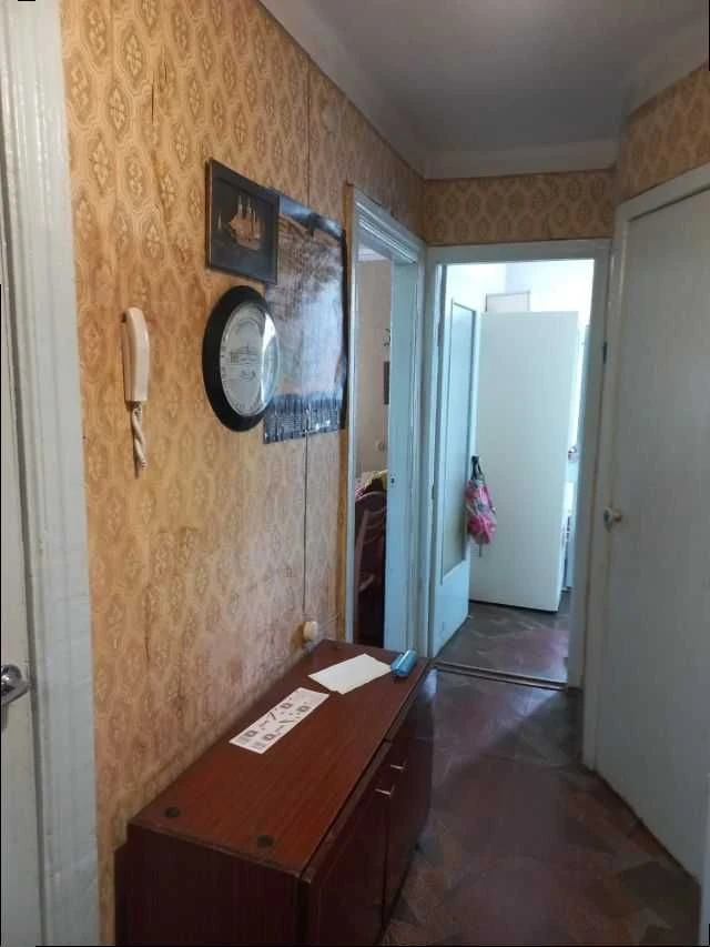 Продаю 2-комнатную квартиру на Черемушках.