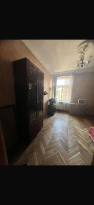 Сталина, Коблевская, 3 раздельные комнаты, есть место для машины