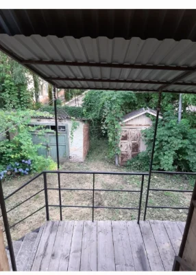 Apartment in a private house with a large yard in Chernivtsi