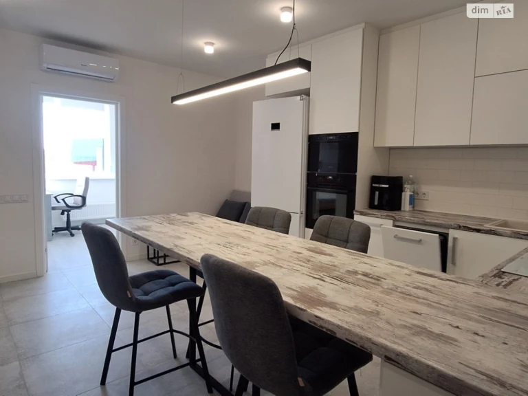 Long-Term Rental Apartment, Left Bank District