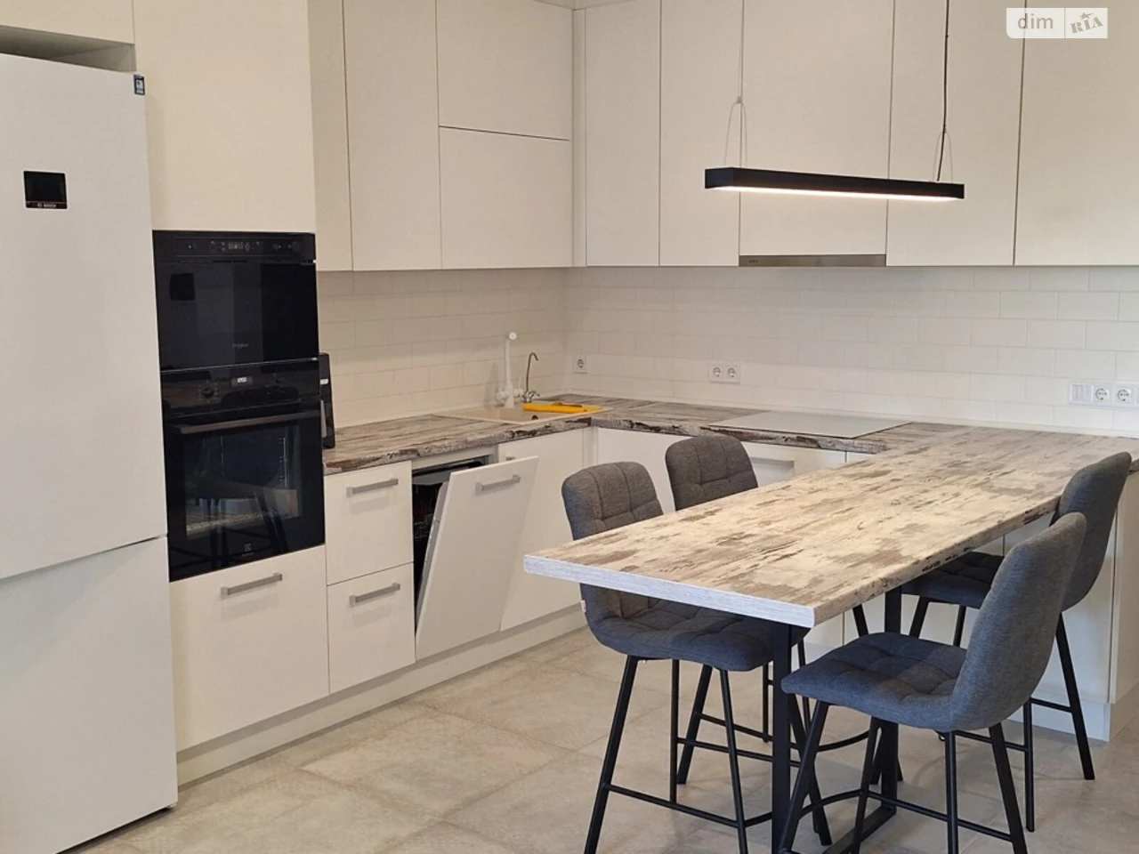 Long-Term Rental Apartment, Left Bank District
