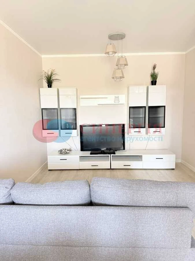 For long-term rent 2-room apartment Kyiv, Шевченківський district, Yuryi Illienka