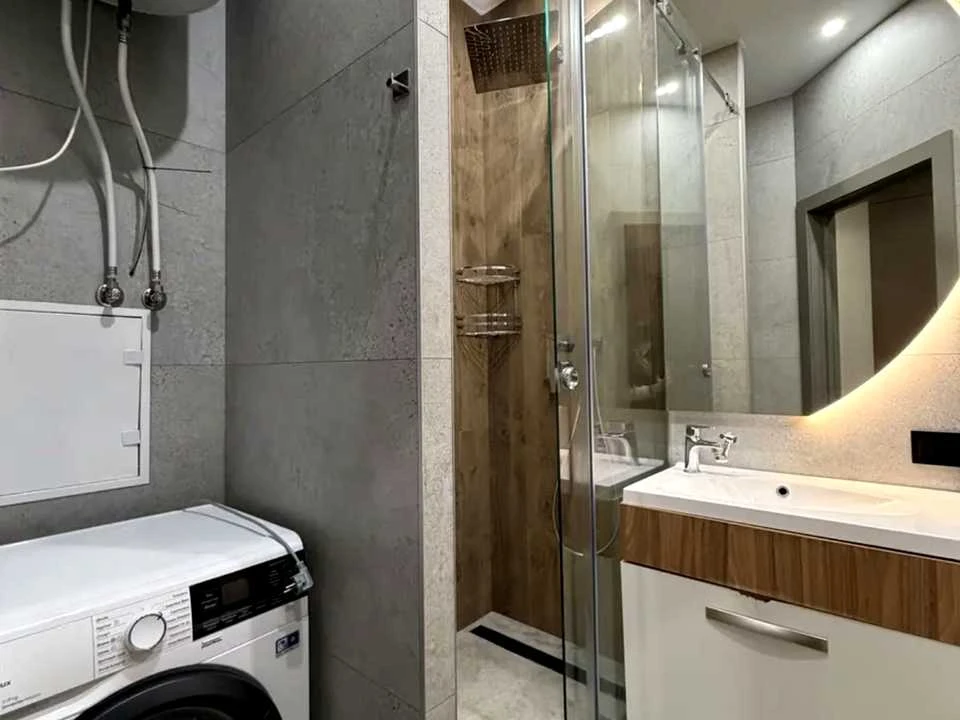 Apartment. Kyiv, Mykhaila Maksymovych St.