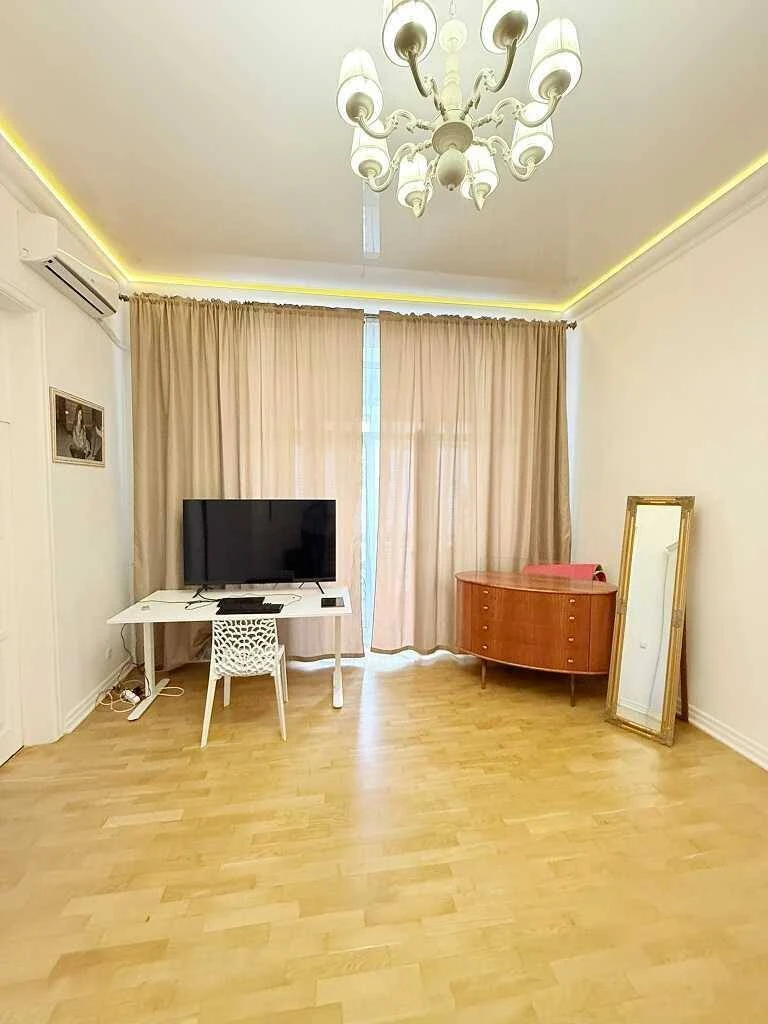 Сдам на длительный срок 4-комнатную квартиру, Киев, Печерский, Шота Руста