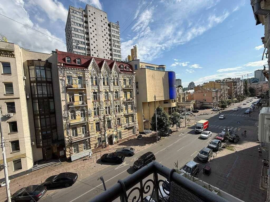 Сдам на длительный срок 4-комнатную квартиру, Киев, Печерский, Шота Руста