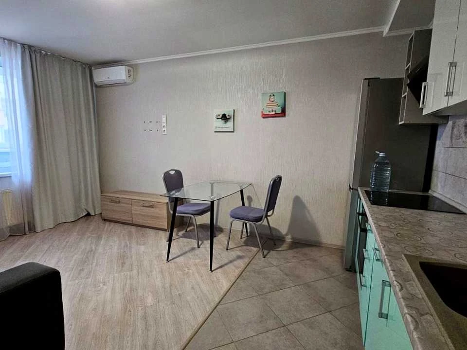 Apartment. Kyiv, Yeļizavety Chvadar St.