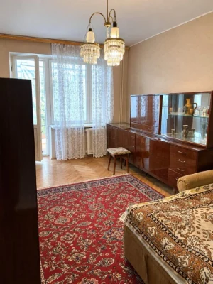 Продаж: 2 кімнатна квартира вул. Петлюри