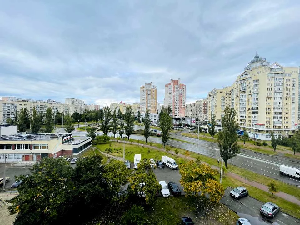 Квартира. Киев, проспект Владимира Иасюка