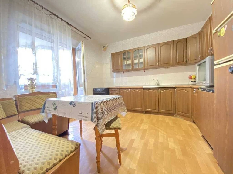 Продам 3-квартиру в Киеве, Деснянский, Владимир Маяковского