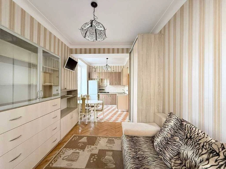 For Sale: 2-room apartment in Kyiv, Solomianka, Montaznyk Street, 53