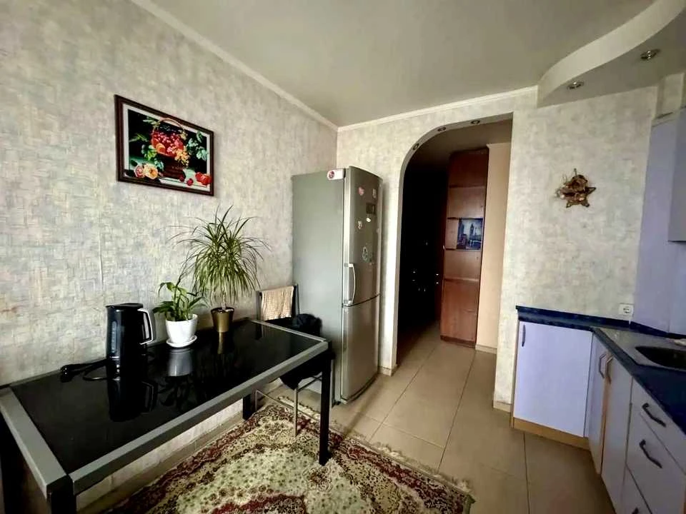 Квартира. Дніпро, Красный камень