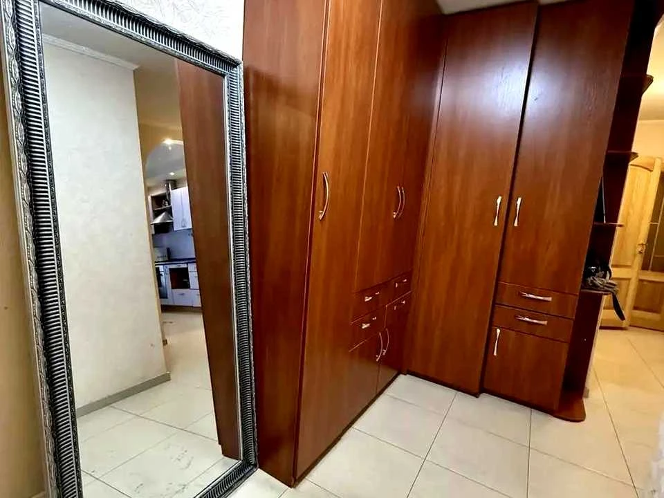 Квартира. Дніпро, Красный камень