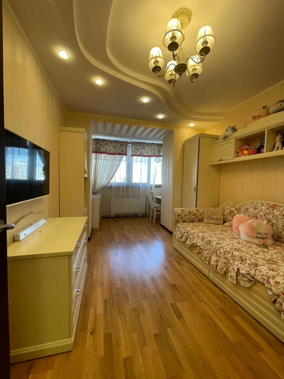 Продам 4-х кімнатну квартиру, вул. Тополева, Таїрова.