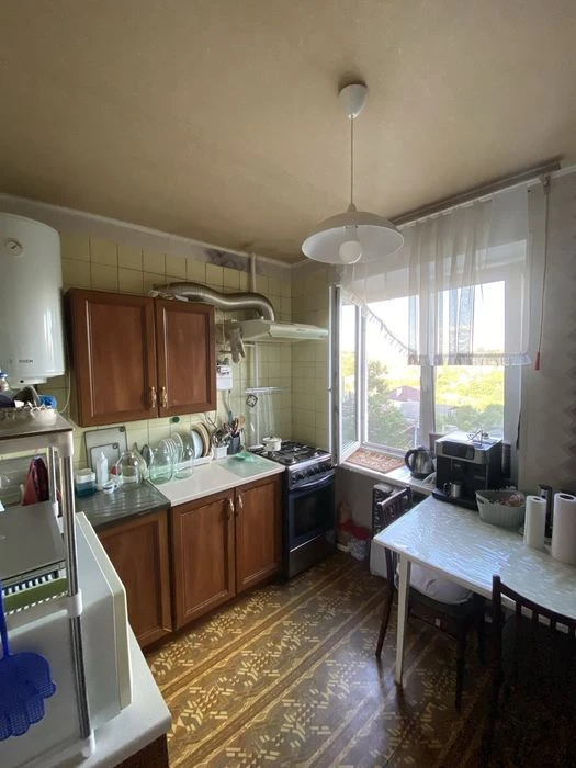 Продам 2к кв.  р-н вул.Робоча, 3/9, цегляний будинок, не кут