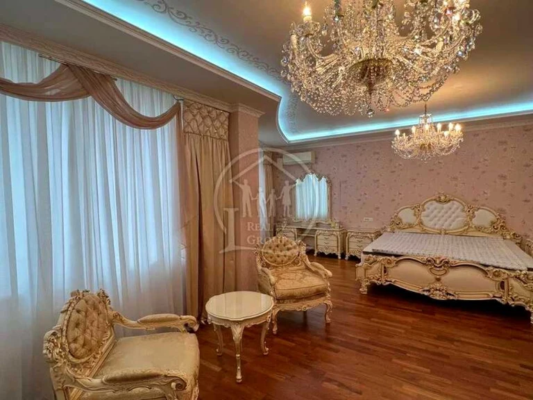 Apartment. Odesa, Prospect Shevchenko