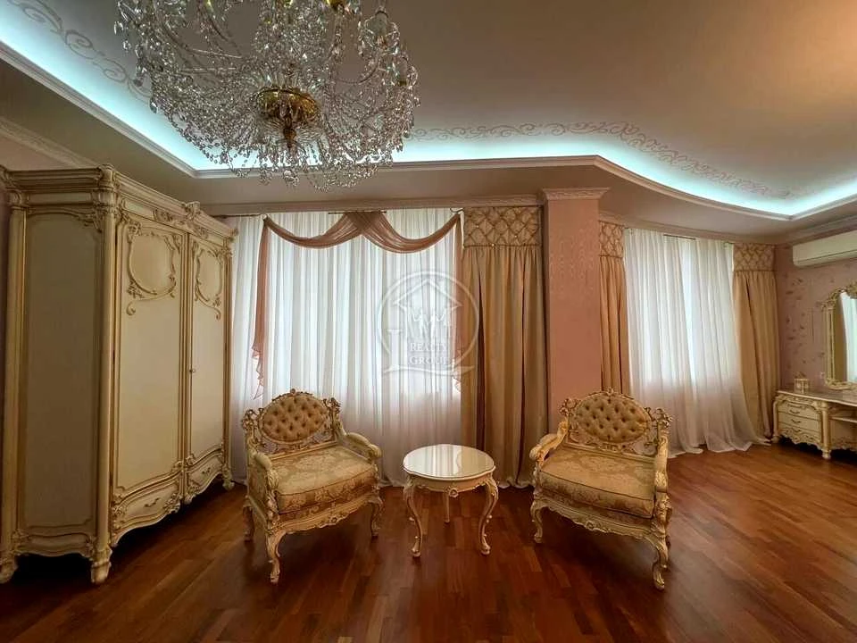 Apartment. Odesa, Prospect Shevchenko