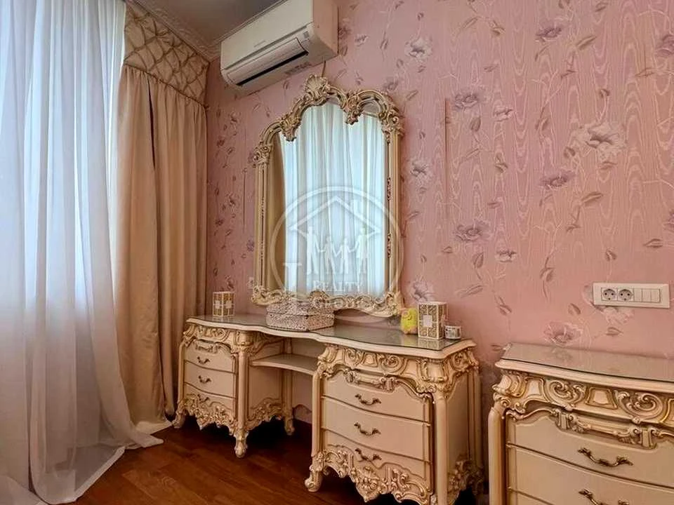 Apartment. Odesa, Prospect Shevchenko