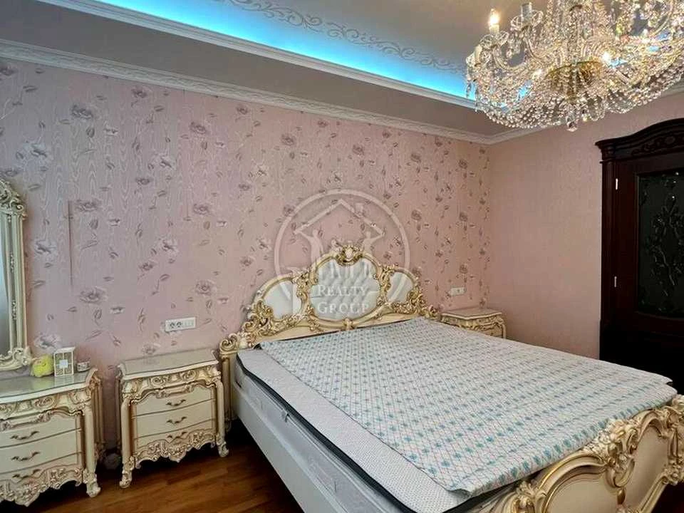 Apartment. Odesa, Prospect Shevchenko