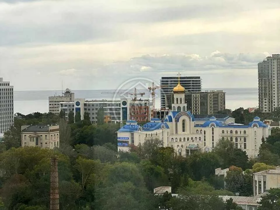 Apartment. Odesa, Prospect Shevchenko