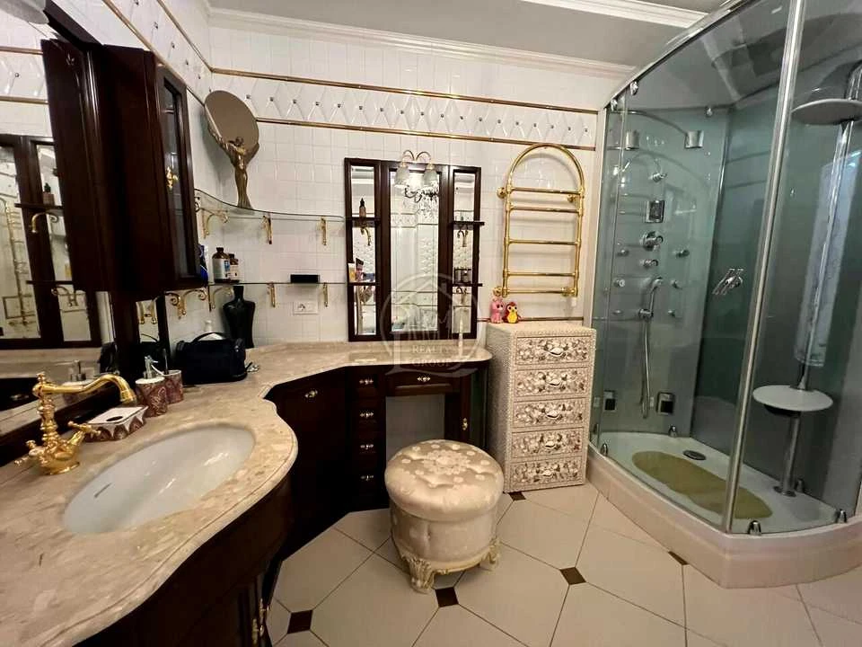 Apartment. Odesa, Prospect Shevchenko