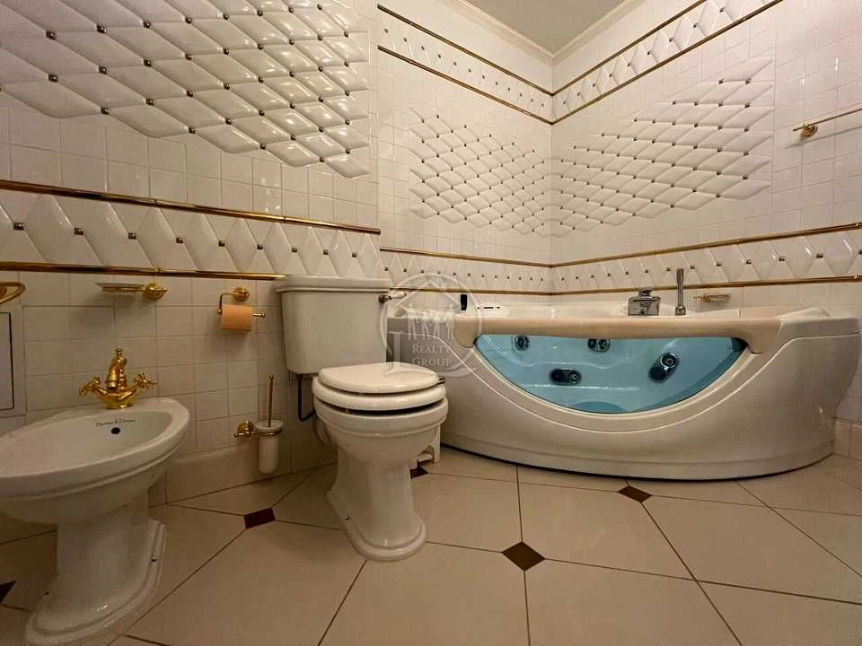 Apartment. Odesa, Prospect Shevchenko