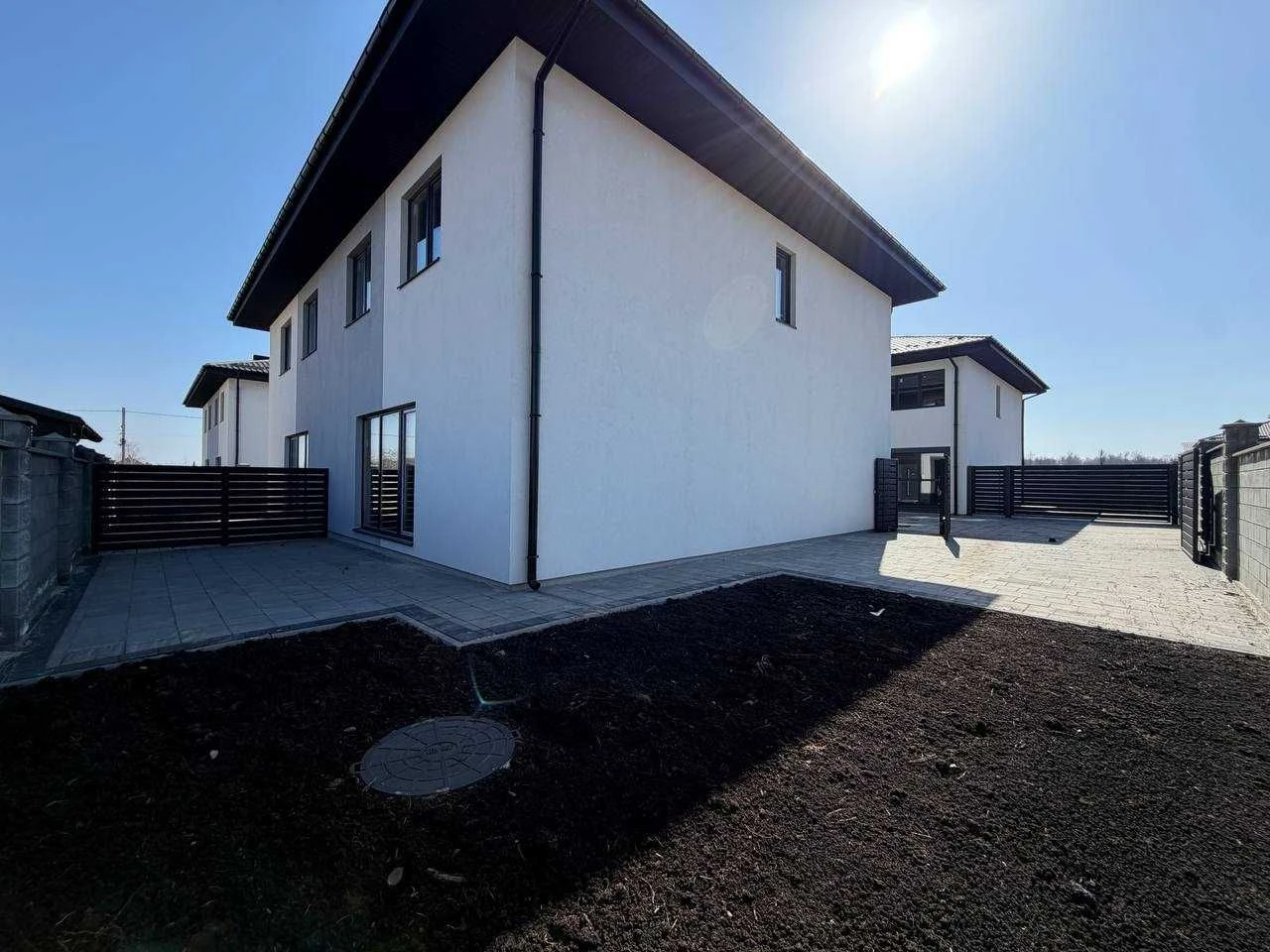 Продається готовий котедж у Рівному 130 м², 2,5 сотки, 95 00