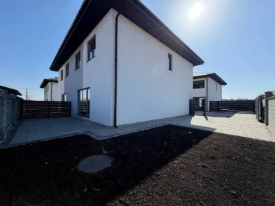 Продається готовий котедж у Рівному 130 м², 2,5 сотки, 95 00