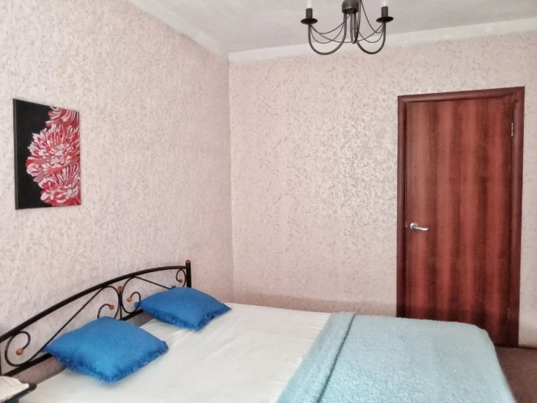 For sale. 2 rooms. 2nd floor. Right. No encumbrances. Documents are ready